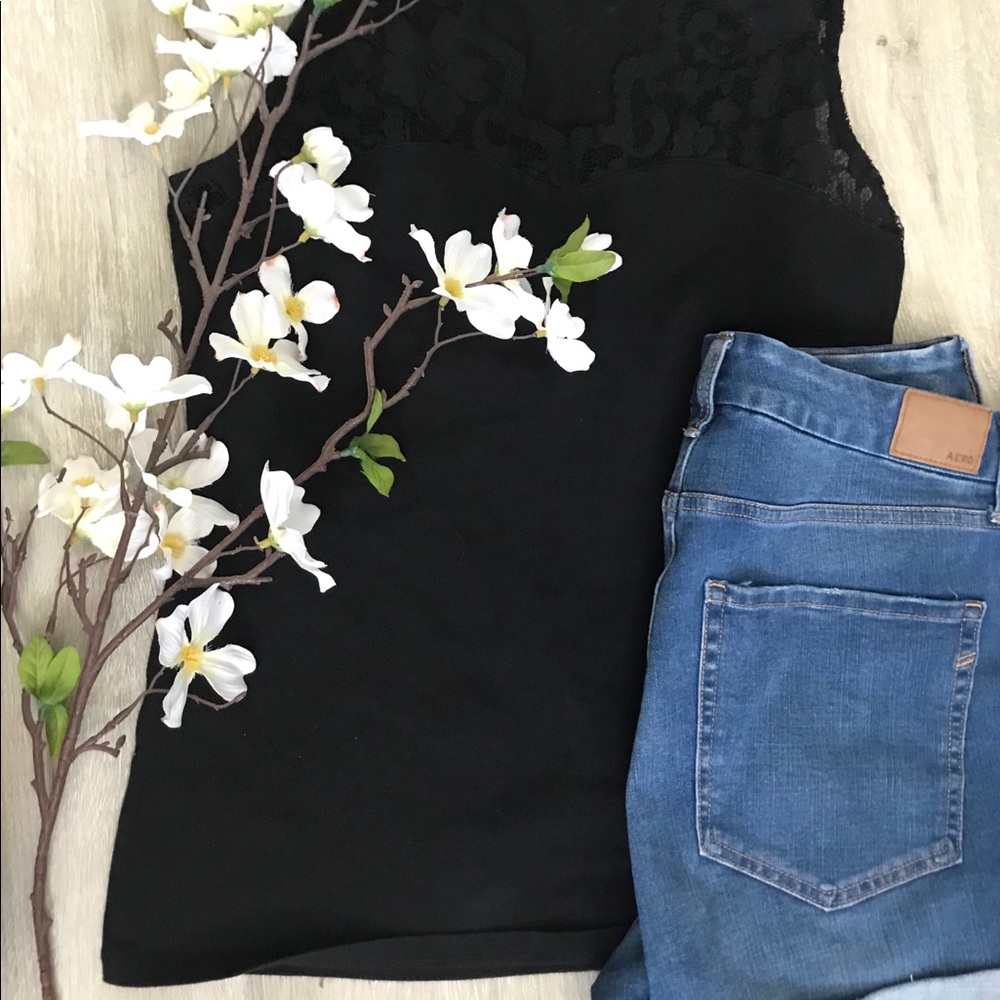 black laced top with no sleeves